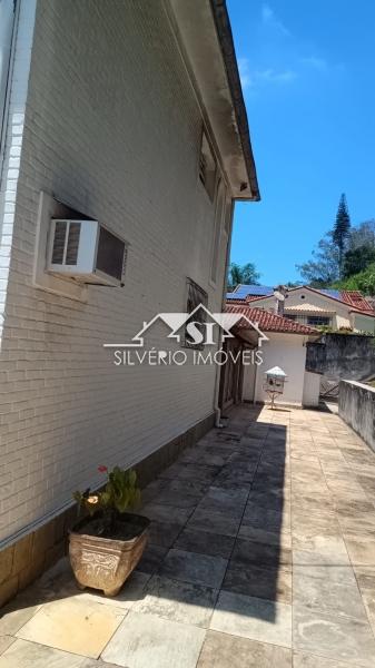 Casa à venda com 5 quartos, 600m² - Foto 22
