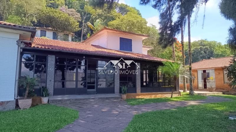 Casa à venda com 5 quartos, 600m² - Foto 1