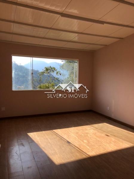 Casa para alugar com 4 quartos, 270m² - Foto 2