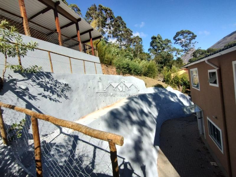 Casa para alugar com 4 quartos, 270m² - Foto 18