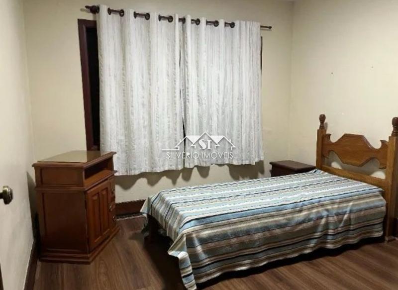 Casa à venda com 4 quartos, 100m² - Foto 11