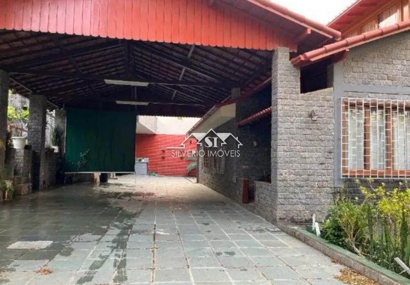 Casa à venda com 4 quartos, 100m² - Foto 2