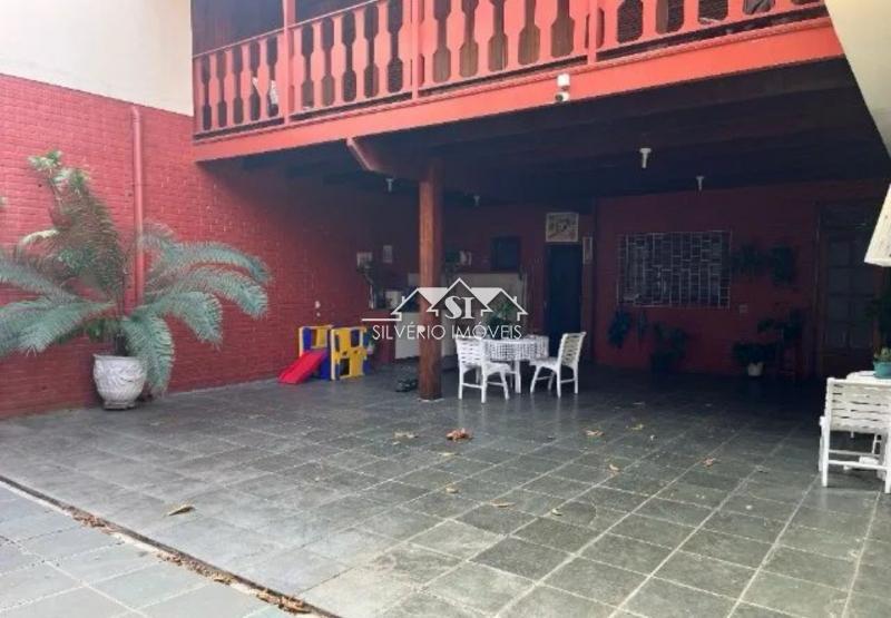 Casa à venda com 4 quartos, 100m² - Foto 3