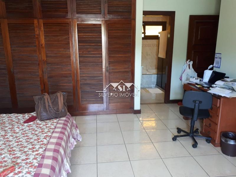 Casa à venda com 5 quartos, 195m² - Foto 7