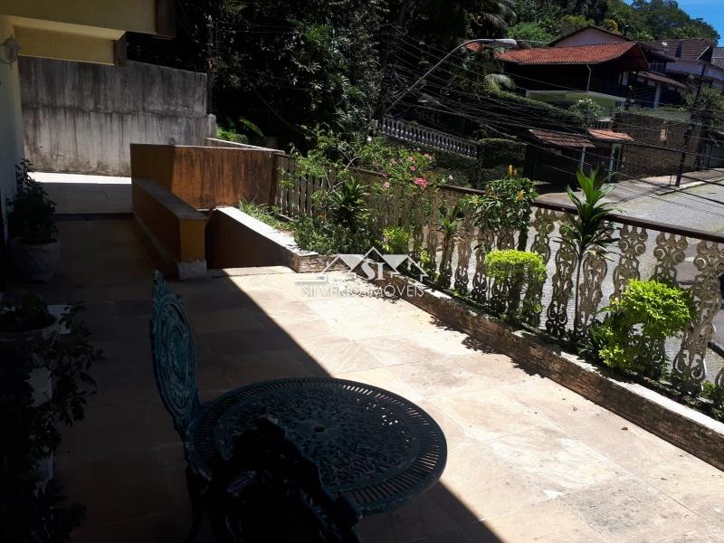 Casa à venda com 5 quartos, 195m² - Foto 5