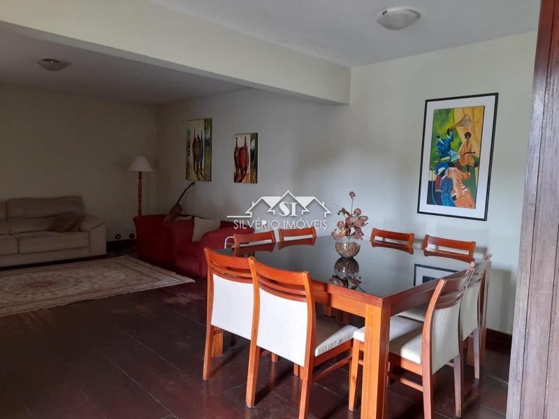 Casa à venda com 5 quartos, 195m² - Foto 10