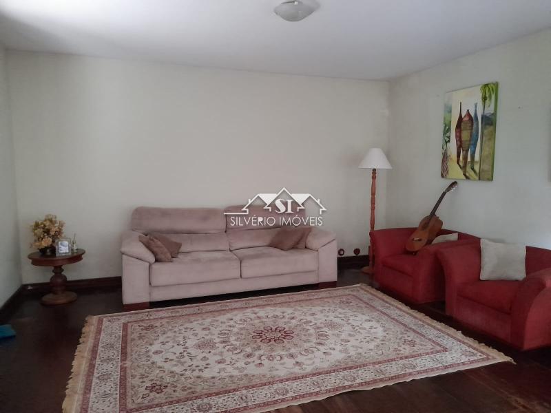 Casa à venda com 5 quartos, 195m² - Foto 9