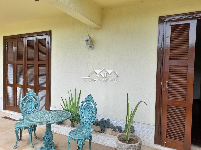 Casa à venda com 5 quartos, 195m² - Foto 3