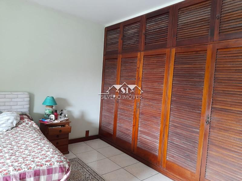 Casa à venda com 5 quartos, 195m² - Foto 8