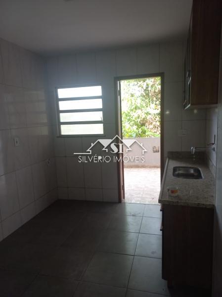 Casa à venda com 3 quartos, 115m² - Foto 9