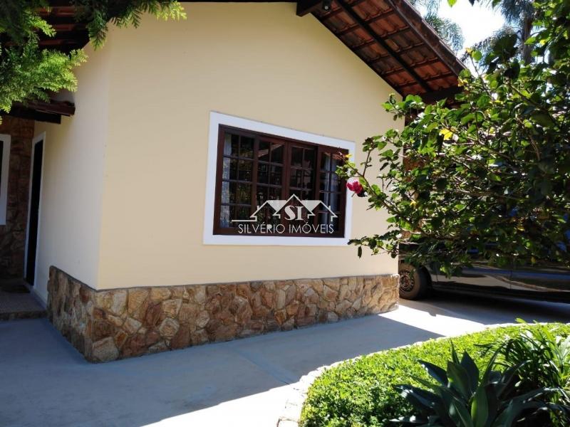 Casa à venda com 6 quartos, 600m² - Foto 2