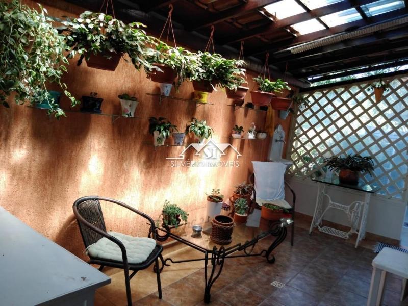 Casa à venda com 6 quartos, 600m² - Foto 25