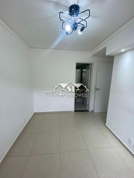 Apartamento à venda com 2 quartos, 62m² - Foto 17