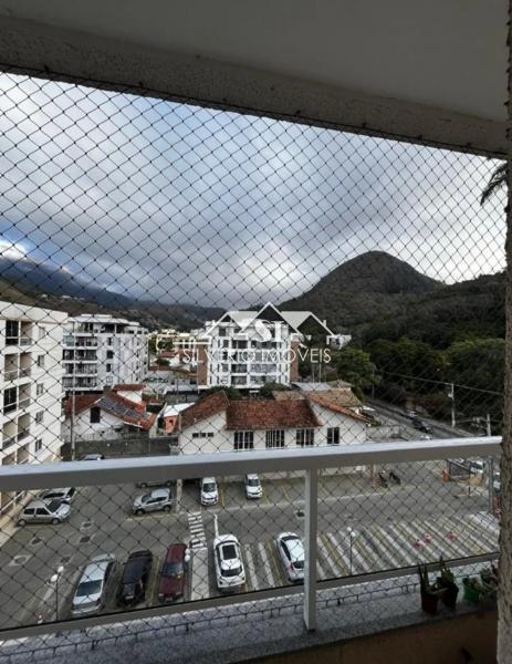 Apartamento à venda com 2 quartos, 60m² - Foto 2