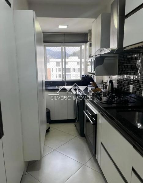Apartamento à venda com 2 quartos, 60m² - Foto 17