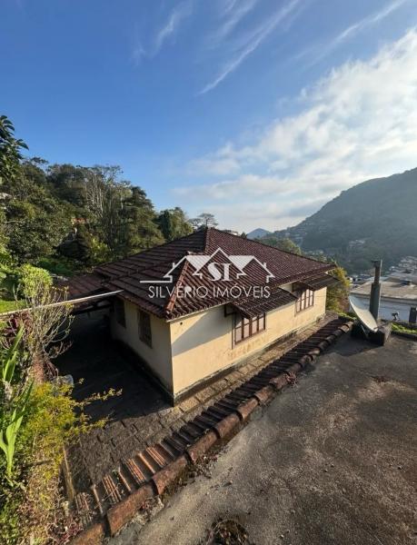 Casa à venda com 3 quartos, 400m² - Foto 4