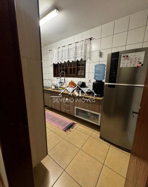Casa à venda com 2 quartos, 150m² - Foto 8