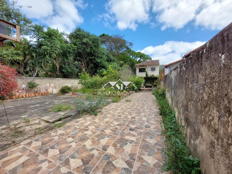 Casa à venda com 1 quarto, 82m² - Foto 2