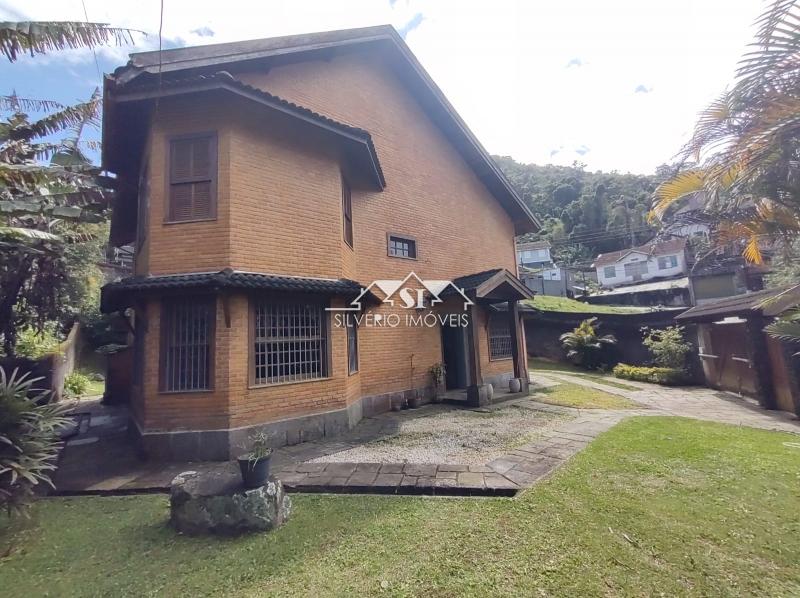 Casa em Castelânea - Petrópolis/RJ  - 4 Quartos