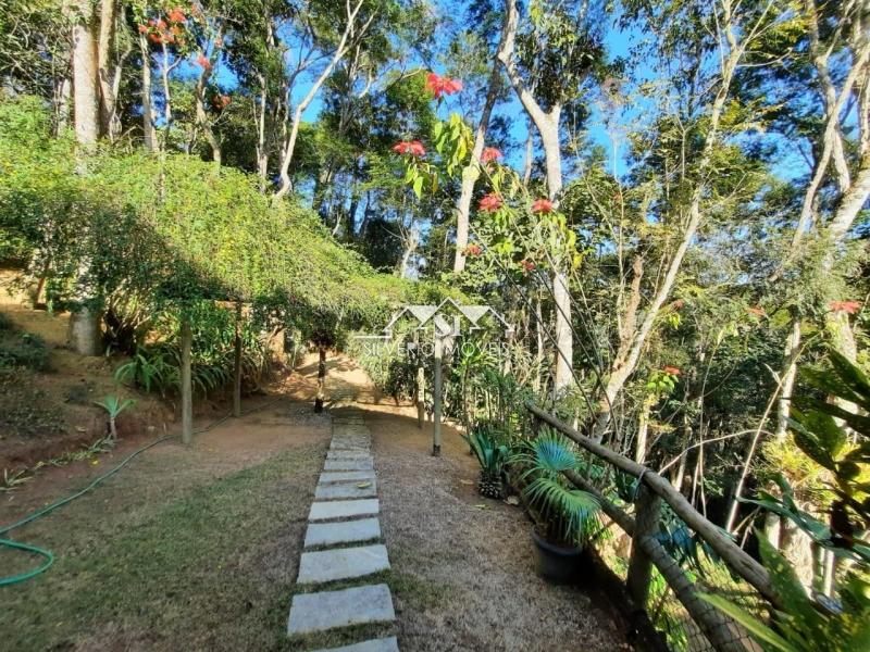 Casa à venda com 8 quartos, 700m² - Foto 4
