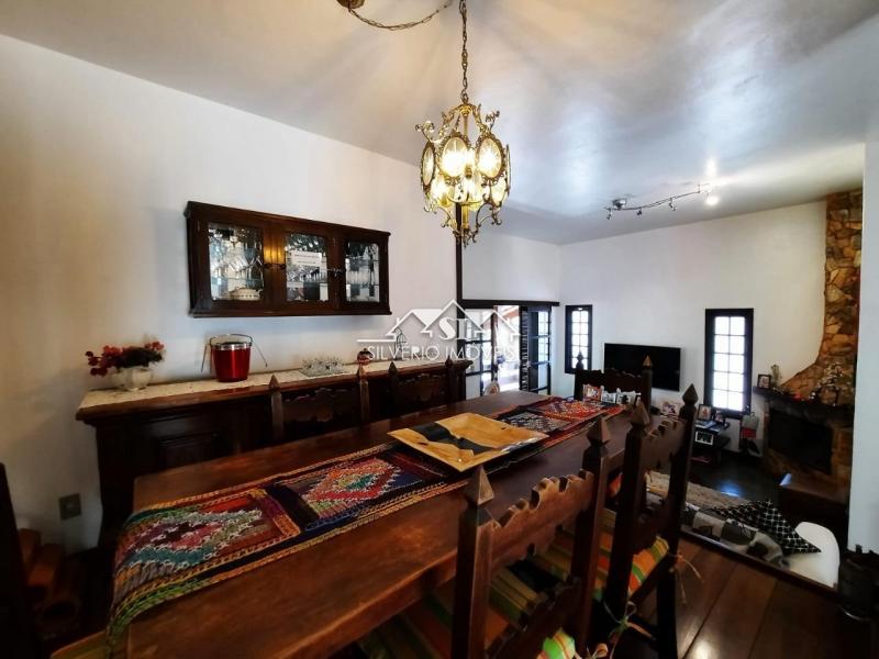 Casa à venda com 8 quartos, 700m² - Foto 34