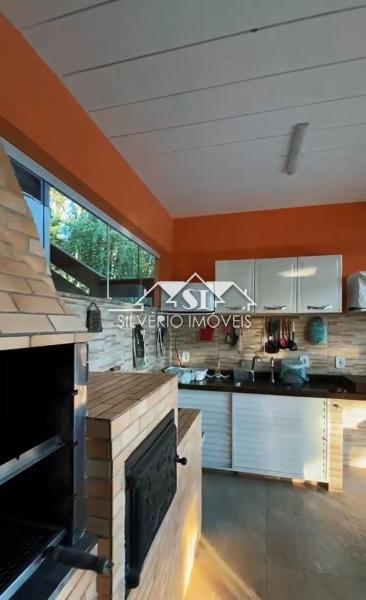 Casa à venda com 8 quartos, 700m² - Foto 35