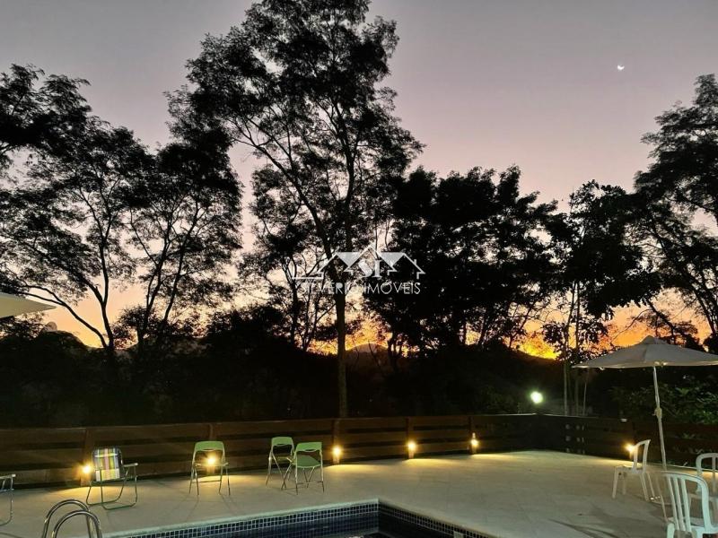 Casa à venda com 8 quartos, 700m² - Foto 2
