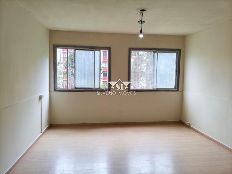 Apartamento à venda com 3 quartos, 75m² - Foto 2