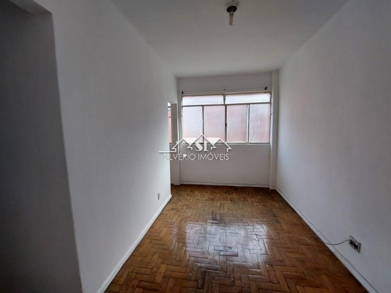 Apartamento para alugar com 1 quarto, 55m² - Foto 9