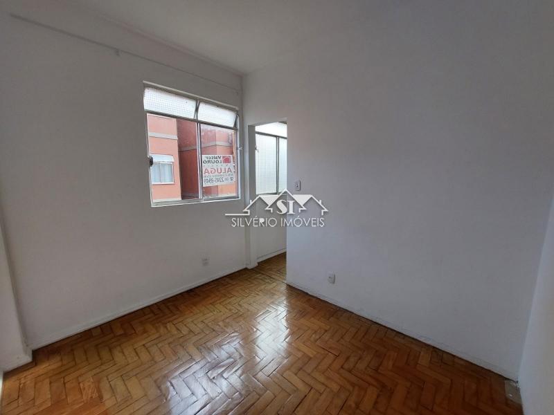 Apartamento para alugar com 1 quarto, 55m² - Foto 11