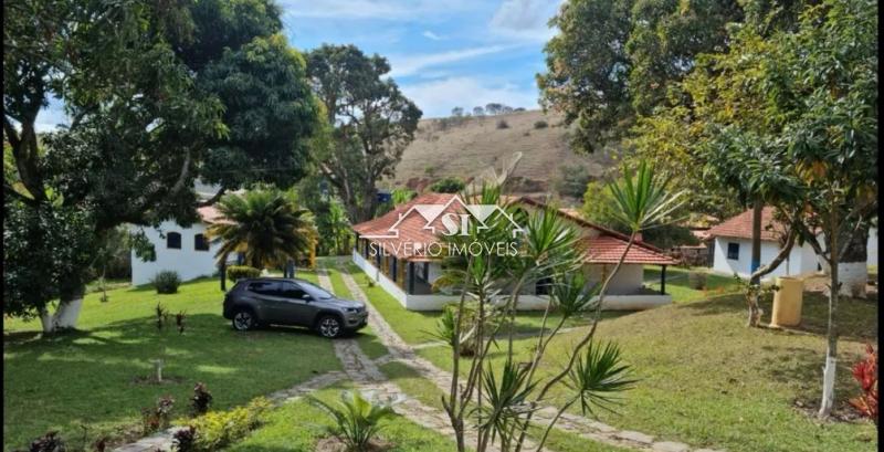 Sítio à venda com 15 quartos, 1000m² - Foto 1