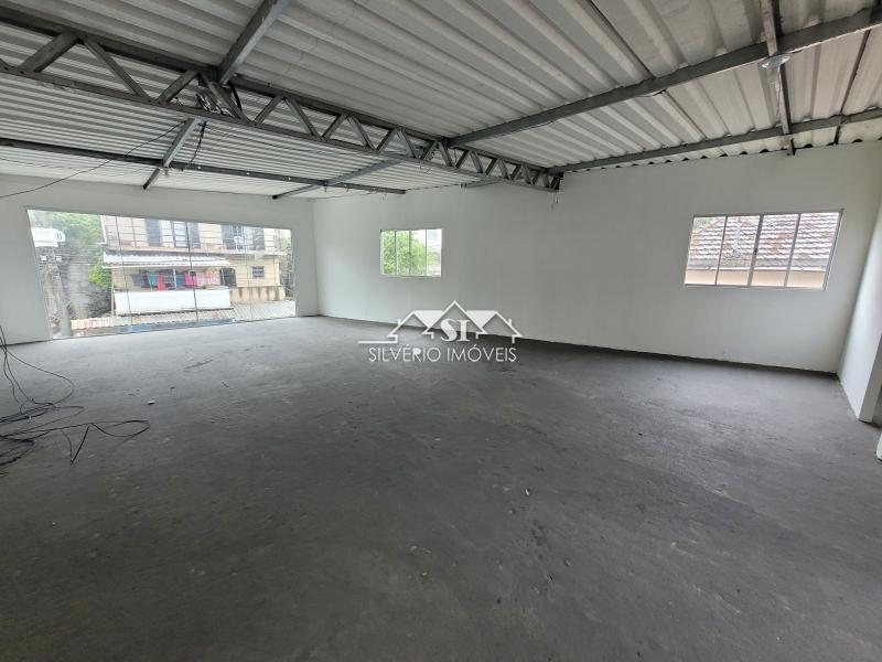 Loja em Sargento Boening - Petrópolis/RJ  - 1 Quartos