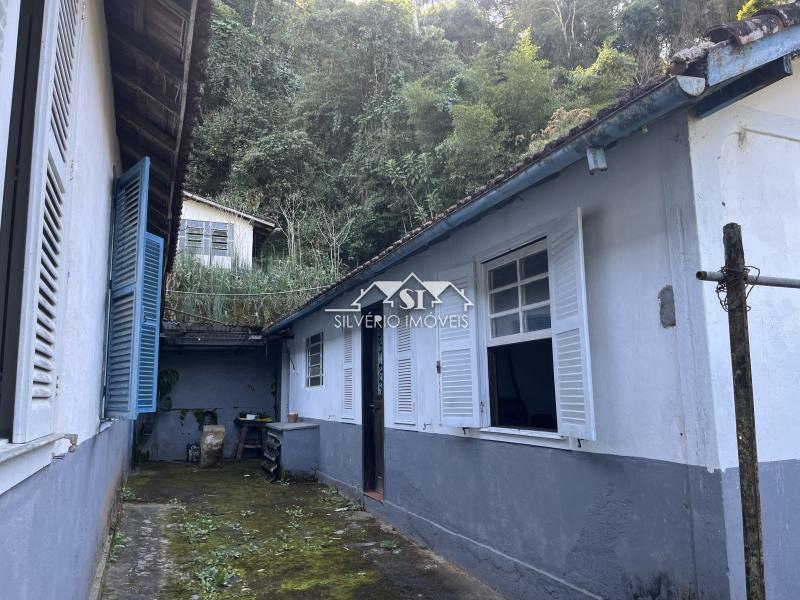 Casa, 6 quartos, 200 m² - Foto 1