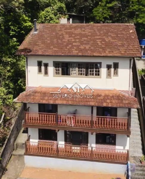 Casa em Mosela - Petrópolis/RJ  - 4 Quartos