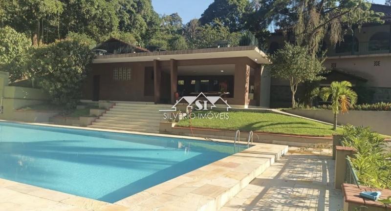 Sítio em Quitandinha - Petrópolis/RJ  - 4 Quartos