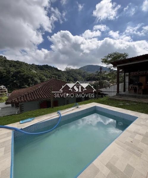 Casa em Mosela - Petrópolis/RJ  - 3 Quartos