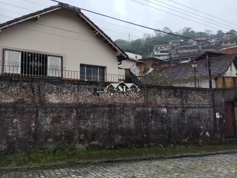 Casa em Castrioto - Petrópolis/RJ  - 2 Quartos
