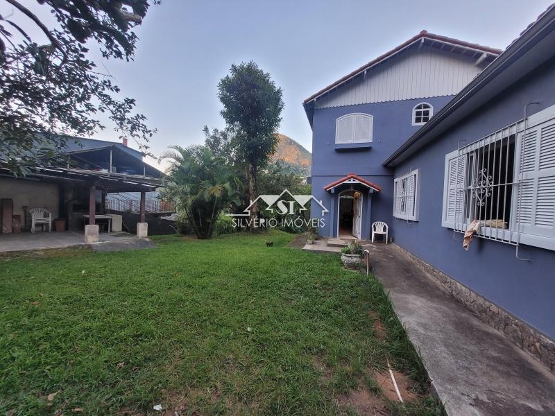 Casa, 4 quartos, 230 m² - Foto 1