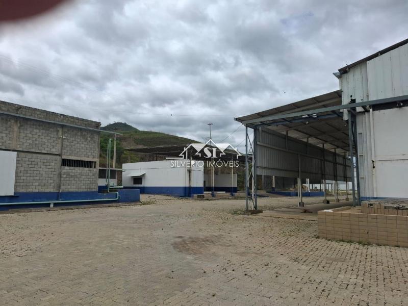 Imóvel Comercial para Alugar em Cantagalo, Três Rios - RJ - Foto 34