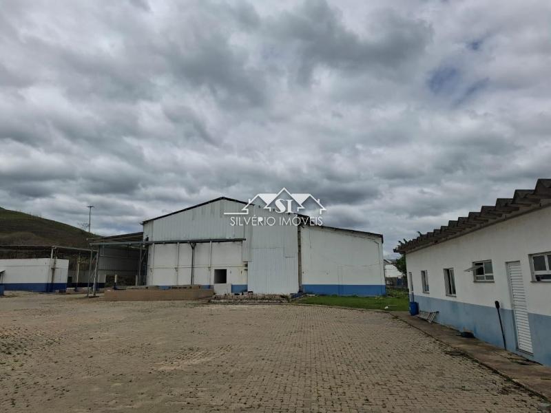 Imóvel Comercial para Alugar em Cantagalo, Três Rios - RJ - Foto 37