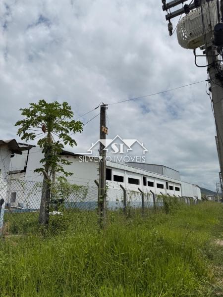 Imóvel Comercial para Alugar em Cantagalo, Três Rios - RJ - Foto 2