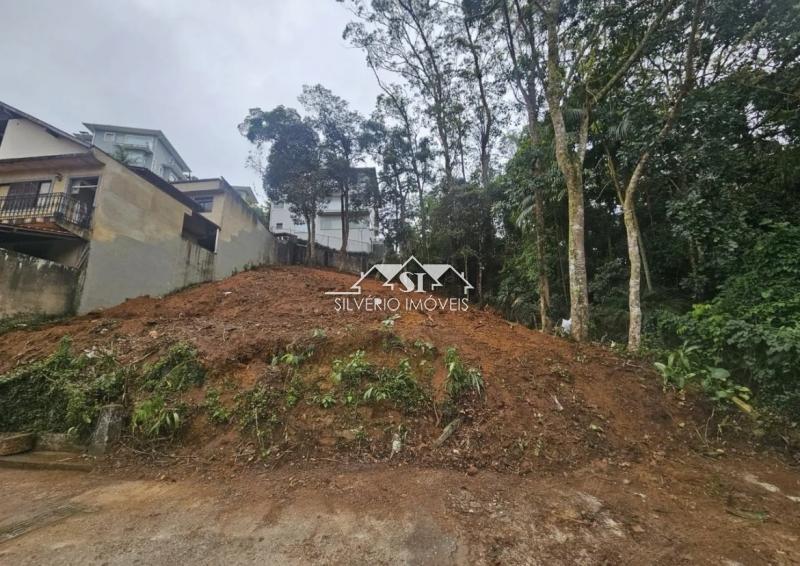 Terreno Residencial à venda em Mosela, Petrópolis - RJ