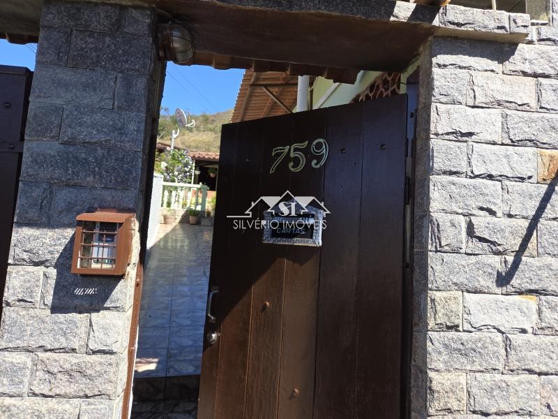 Casa para Alugar em Carangola, Petrópolis - RJ - Foto 17