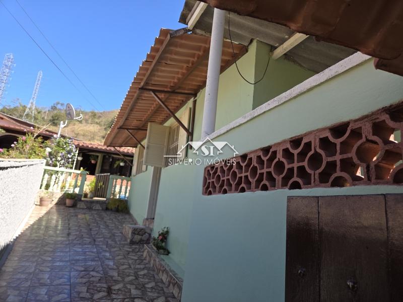 Casa para Alugar em Carangola, Petrópolis - RJ - Foto 16