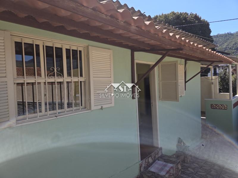 Casa para Alugar em Carangola, Petrópolis - RJ - Foto 15