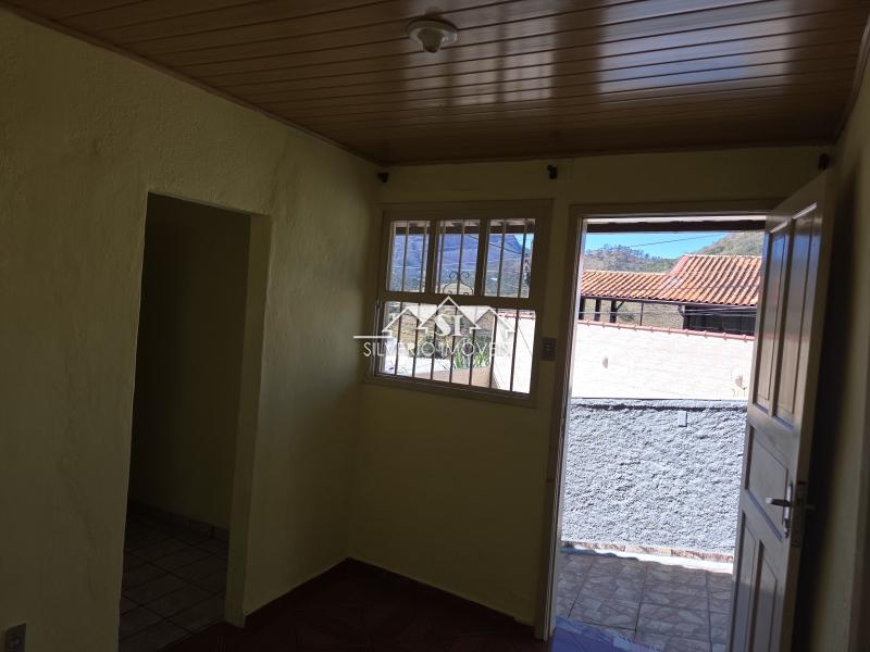 Casa para Alugar em Carangola, Petrópolis - RJ - Foto 12