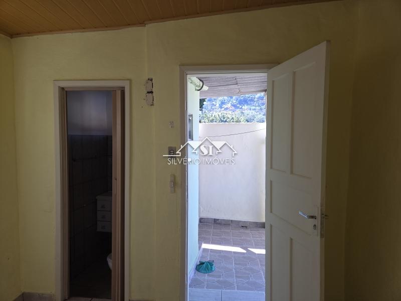 Casa para Alugar em Carangola, Petrópolis - RJ - Foto 9