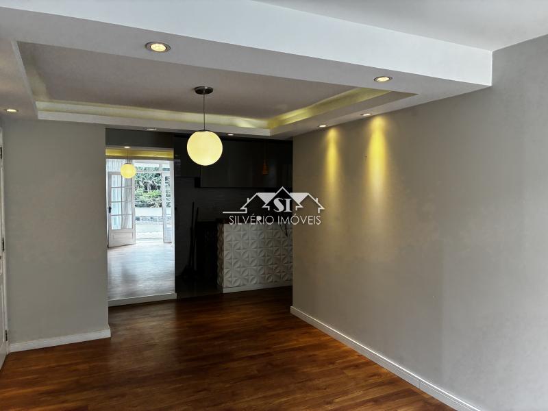Apartamento para Alugar em Carangola, Petrópolis - RJ - Foto 1