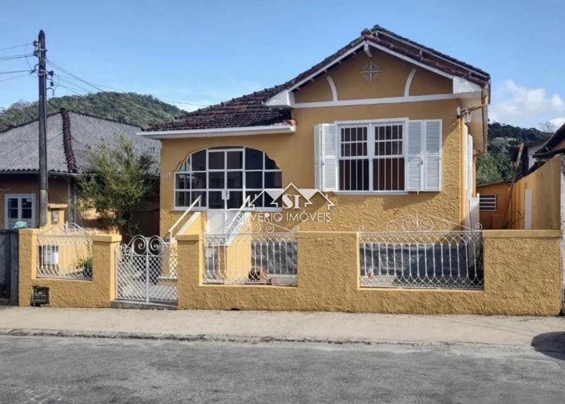 Casa à venda em Castrioto, Petrópolis - RJ - Foto 1