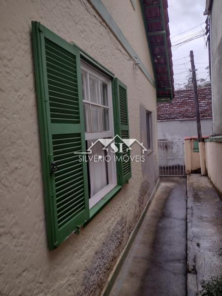 Casa à venda em Mosela, Petrópolis - RJ - Foto 1